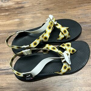 Women’s sunflower Chacos